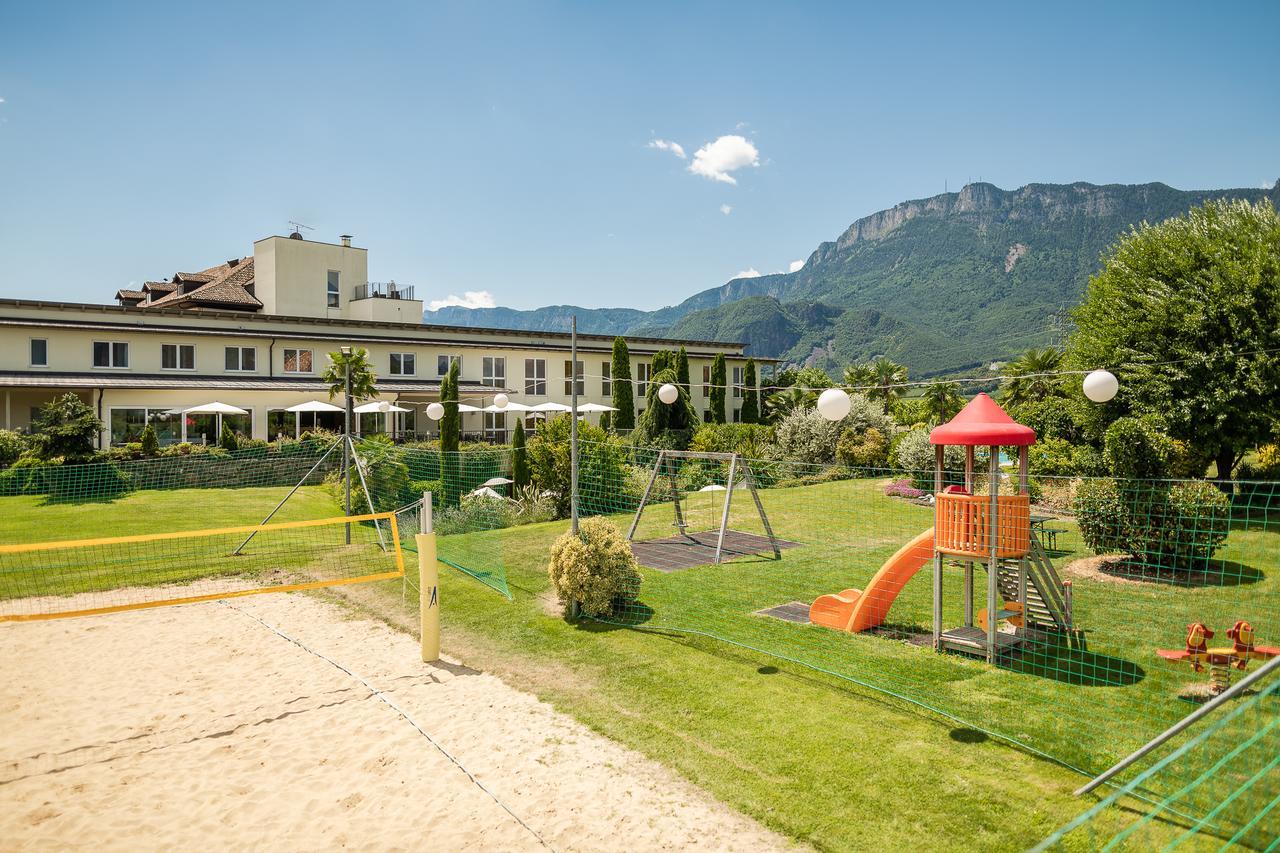 Hotel Mandelhof Appiano Sulla Strada Del Vino Exterior foto